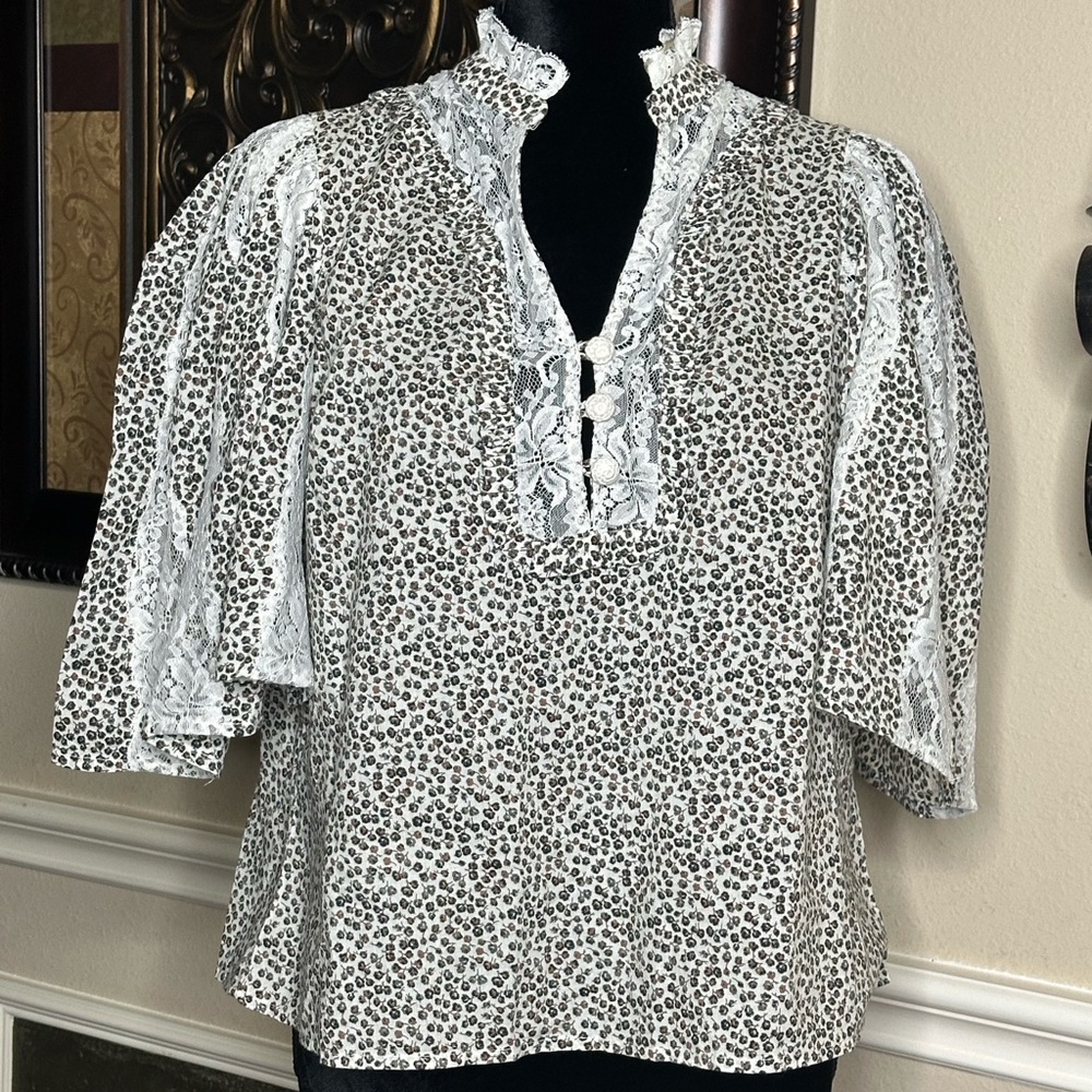 Anthropologie l White Floral Lace Trim l Bell Sleeve Top l NWT l M